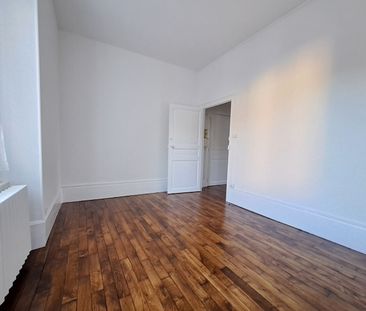 Appartement T2 rénové – Is- sur- Tille – Proches commerces - Photo 3