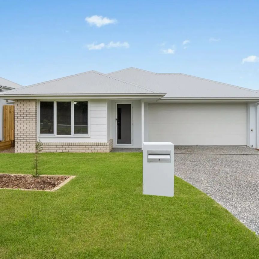 “BRAND NEW FAMILY HOME IN QUIET STREET WITH LARGE BACKYARD!” - Photo 1