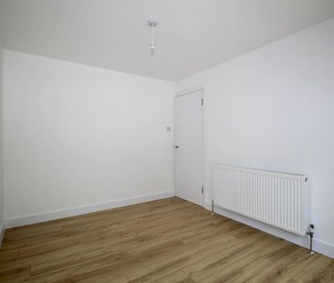 2 Bedroom Maisonette - Garden To Let - Photo 2