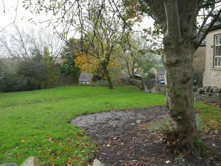 2 bedroom terraced house to rent - Photo 2