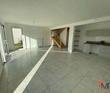 Location Maison 6 pièces 102m² - Photo 1