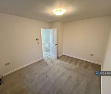 3 bedroom end of terrace house to rent - Photo 6