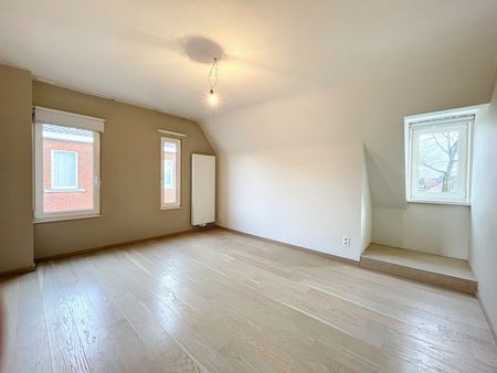 Zeer ruime villa met 4 slpkrs gelegen op TOP locatie - Photo 3