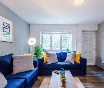 2 Bed Terraced House, Broad Street, M6 - Photo 6