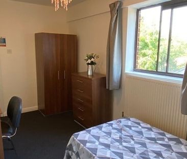 Room in a Shared Flat, Burrow Road East Dulwich, SE22 - Photo 2
