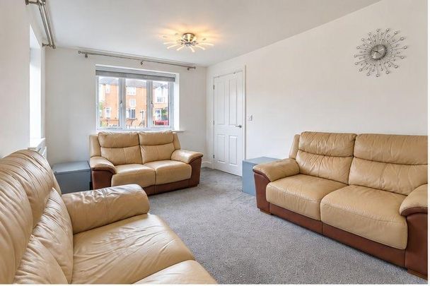 3 bedroom detached house to rent - Photo 1
