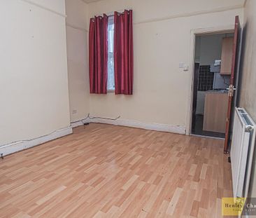 3 Bedroom Mid Terraced House For Rent - Photo 5
