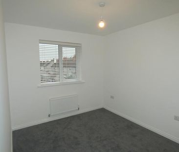4 bedroom detached house to rent - Photo 4