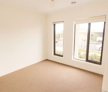 “For Lease – Spacious Family Home in Prime Craigieburn Location” - Photo 3