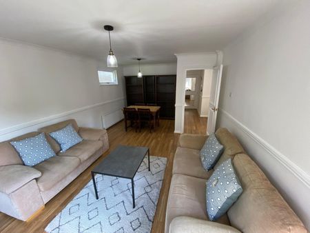 St Johns Park, London, SE3 - Photo 2