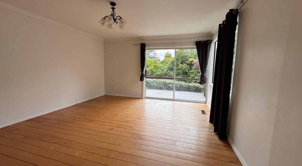 Hokowhitu 3-Bedroom Home – Top Location & Sunny - Photo 1