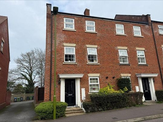 4 bedroom house to rent - Photo 1