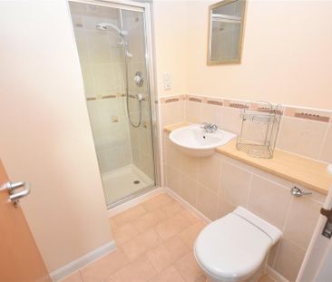 2 bedroom flat to rent - Photo 6