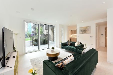 Cendal Crescent, Whitechapel, London, E1 - Photo 2