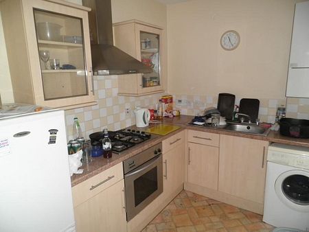 2 Bed Flat Second Avenue - Photo 3