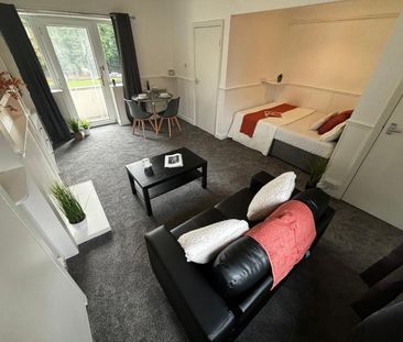 Studio to rent - Photo 2