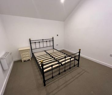 2 bedroom Flat To Let - Photo 2