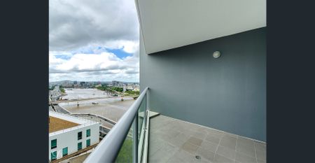212/18 Tank Street, Brisbane City, Qld 4000 - Photo 5