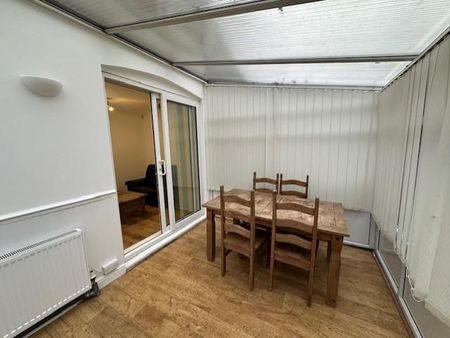 4 bedroom semi-detached house to rent - Photo 2