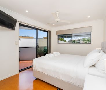 2/179 Torquay Road, QLD 4655, Scarness - Photo 2