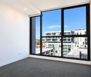 STUNNING APARTMENT WITH AMAZING VIEWS! - Photo 3