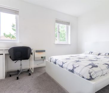 Hunters Place, Spital Tongues - Photo 3