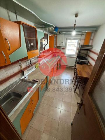 Apartament ultracentral cu 3 camere cu vedere pe strada Babadag de inchiriat - Photo 2