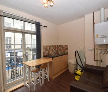 2 bedroom apartment to rent - Photo 3