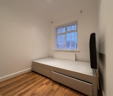 4 bedroom semi-detached house to rent - Photo 3