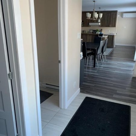 🏡 Superbe 5½ sur deux étages avec vue sur la rivière – Saint-Hyacinthe (secteur Douville) - Photo 3