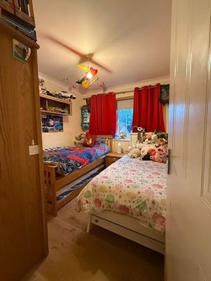 5 bedroom detached house to rent - Photo 1