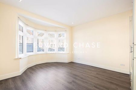 4 bedroom terraced house to rent - Photo 3