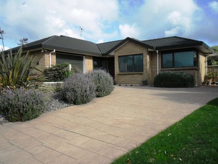 Paraparaumu - 3 Bedrooms - Photo 3