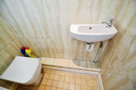 3 bedroom semi-detached house to rent - Photo 5