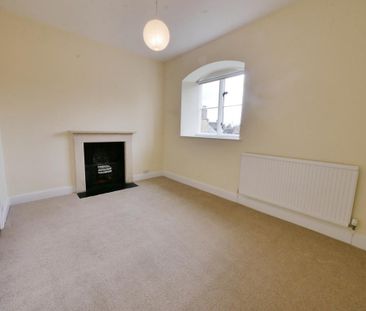 3 bedroom end of terrace house to rent - Photo 3