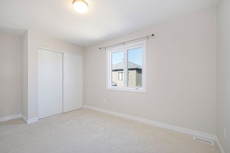 For Lease - 332 Peninsula Road, Barrhaven, Ontario - Photo 2