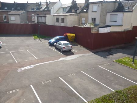 F2 avec balcon et parking - Photo 5