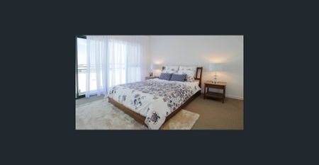 Modern Three Bedroom Townhouse In Hope Island - Photo 5