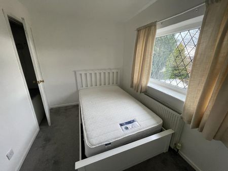 2 bedroom semi-detached house to rent - Photo 4