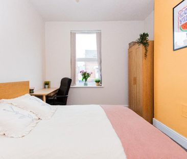 6 bedroom detached house to rent - Photo 6