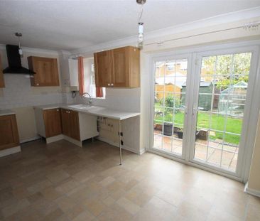 3 bedroom terraced house to rent - Photo 5