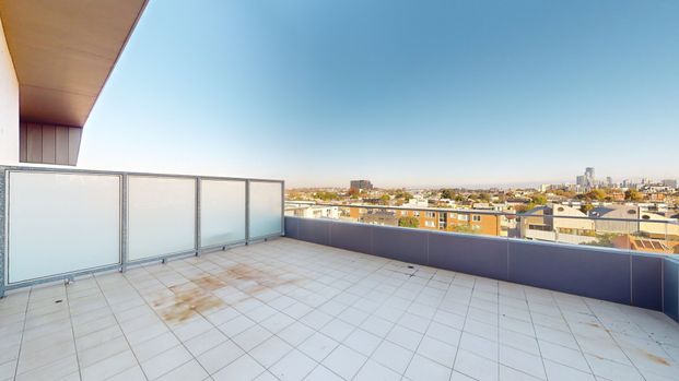 Modern Living with Breathtaking Views - Photo 1
