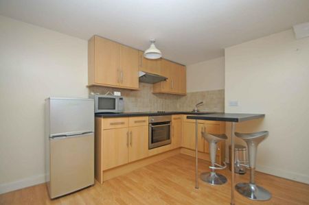 1 bedroom flat to rent - Photo 2