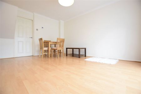 2 bedroom House in Wyresdale, Bracknell - Photo 3