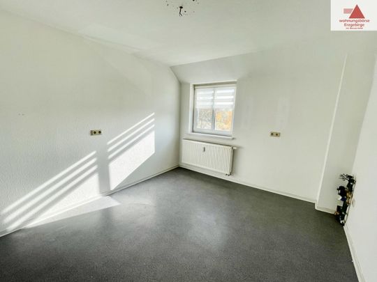 Geräumige 2-Raum-Dachgeschosswohnung in Deutscheinsiedel - Photo 1