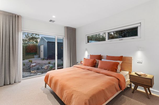16 Howard Street, - Photo 1