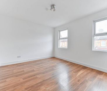 4 bedroom terraced house to rent - Photo 6