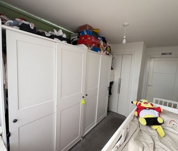 High Street - Photo 2