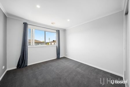 Modern 3 Bedroom Ensuite Townhouse - Photo 4