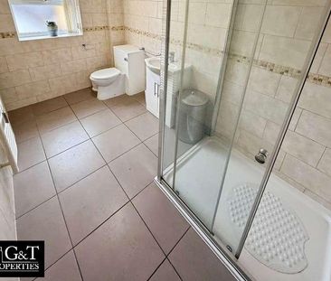 Flat Above Stourbridge Road, B63 - Photo 2